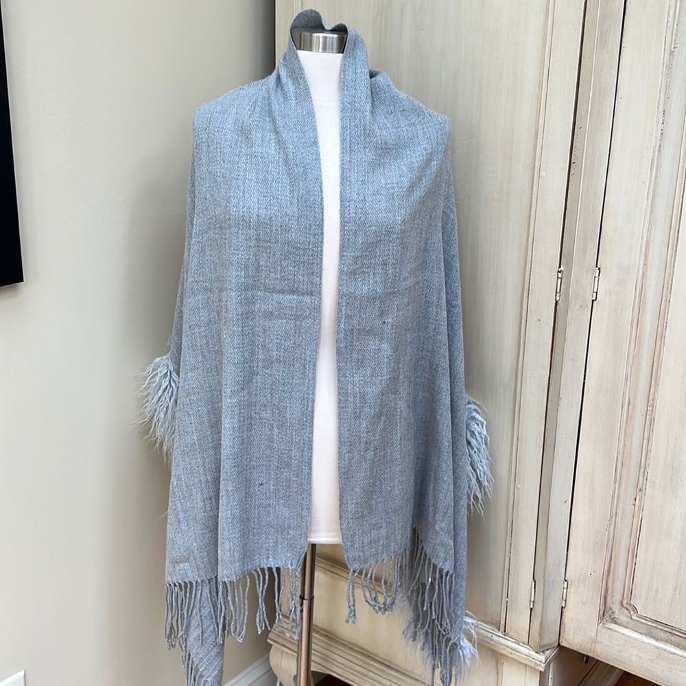 2 Chic Gorgeous Light Gray Wrap - image 2
